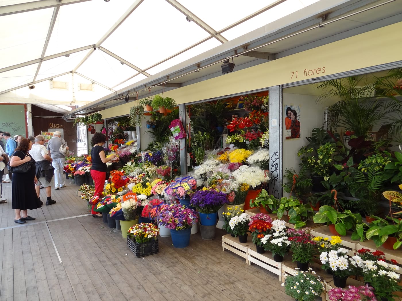 Venta de flores en el mercado cubierto de La Laguna, Tenerife.