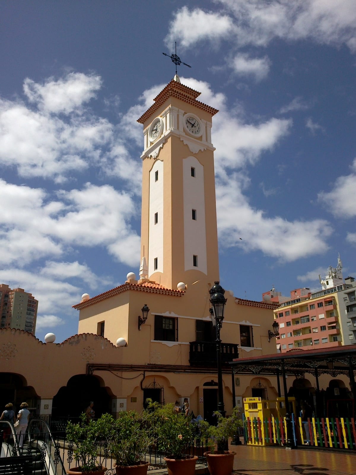 Patio interior y galerías del Mercado de Nuestra Señora de África (La Recova), Santa Cruz de Tenerife.