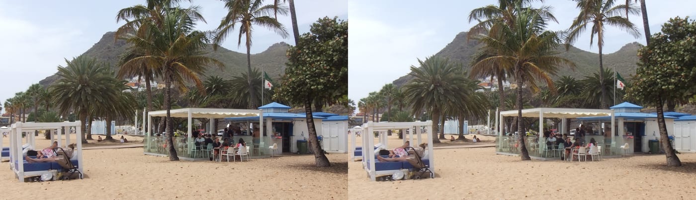 El rompeolas que protege la Playa de Las Teresitas del oleaje del Atlántico