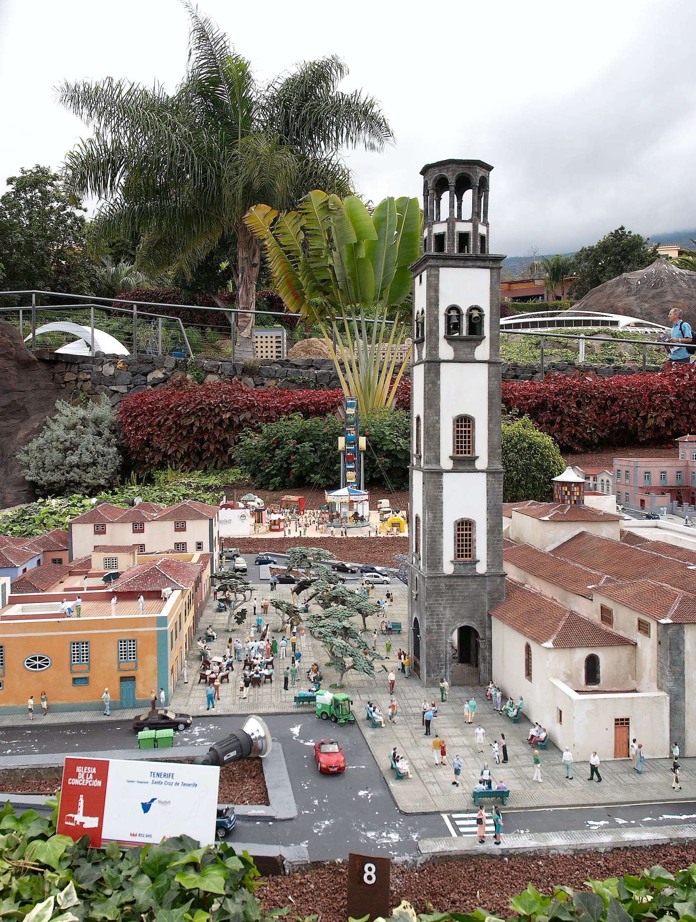 Maqueta de la Iglesia de la Concepción de Santa Cruz de Tenerife en el parque Pueblo Chico