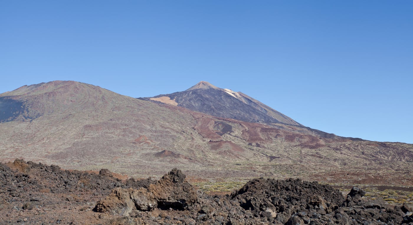El Llano de Ucanca con el Teide al fondo, en el corazón del Parque Nacional del Teide.